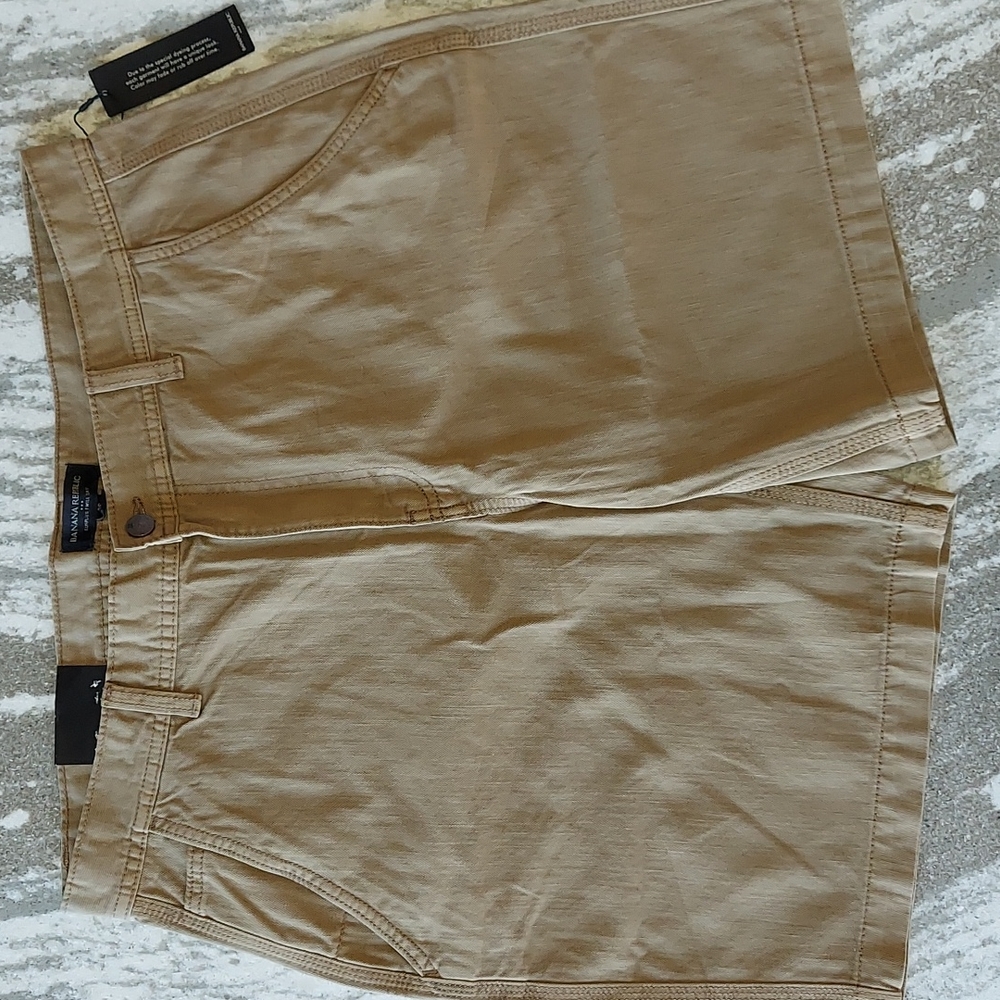 Banana Republic  Men's  Surplus Twill  Short New Size 36"